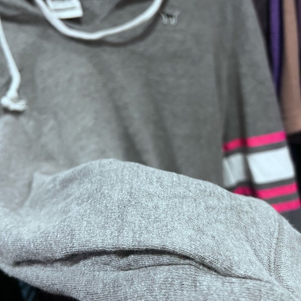 Victoria’s Secret Pink pull over hoodie w/ pockets​ - Picture 4 of 7